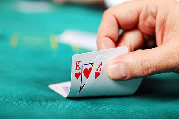 Explore Progressive Slot Features Through オンラインカジノ おすすめ Comparisons